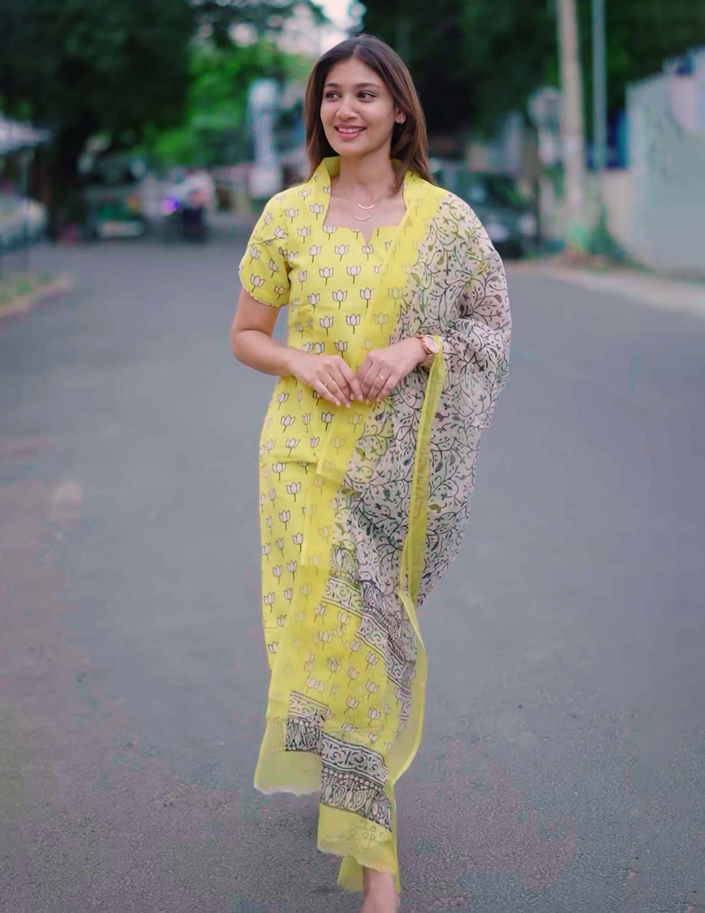 Sun kissed lotus set