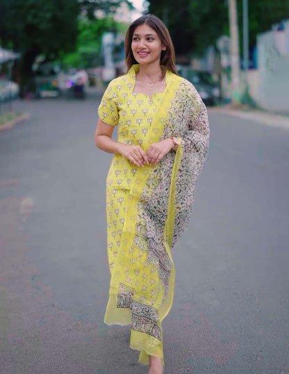 Sun kissed lotus set