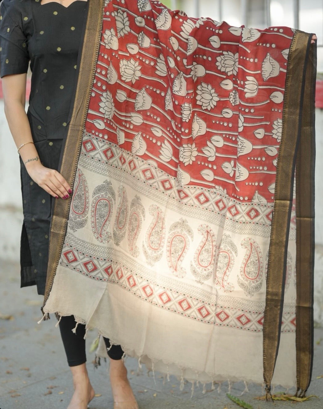 CLASSIC Combo Kurti and Dupatta set
