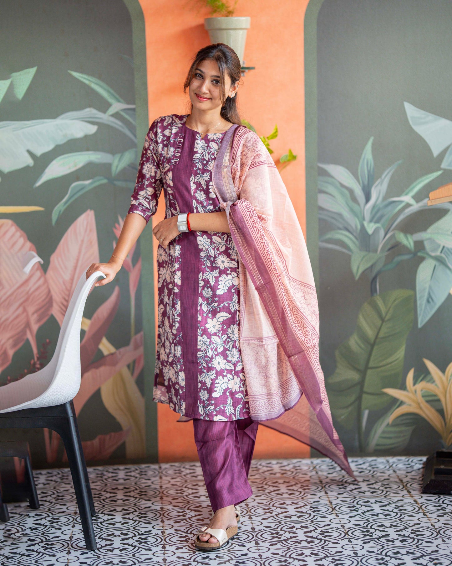 THE WINE & VINE SEMI TUSSAR SET