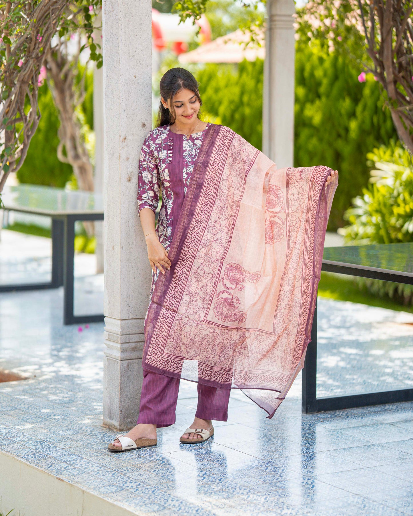 THE WINE & VINE SEMI TUSSAR SET