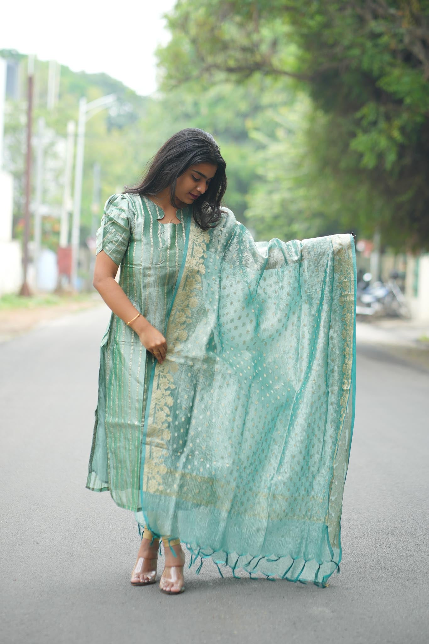 Dusky Dew Kurti & Dupatta Set – Crushed Tissue Brocade Elegance