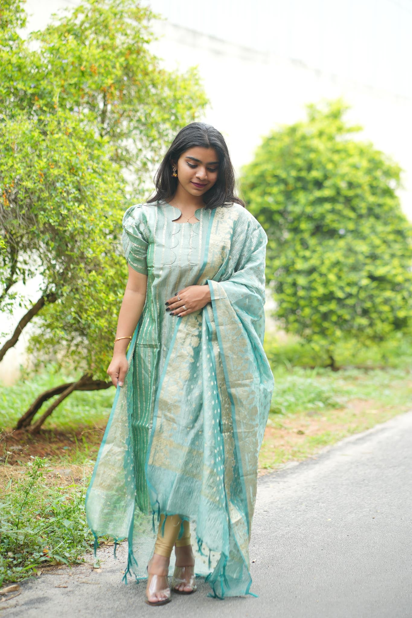 Dusky Dew Kurti & Dupatta Set – Crushed Tissue Brocade Elegance