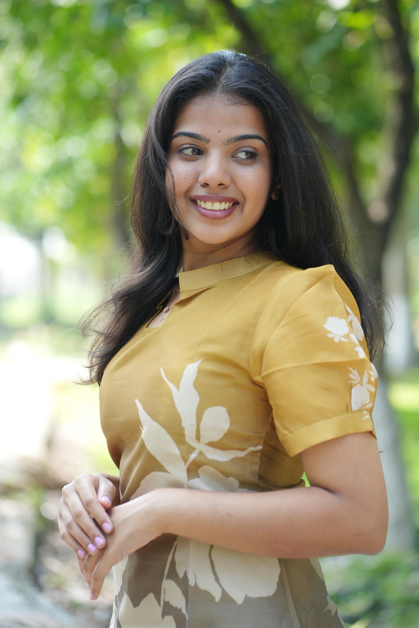 Golden Bloom Kurta Dupatta Set – Elegant Festive Wear