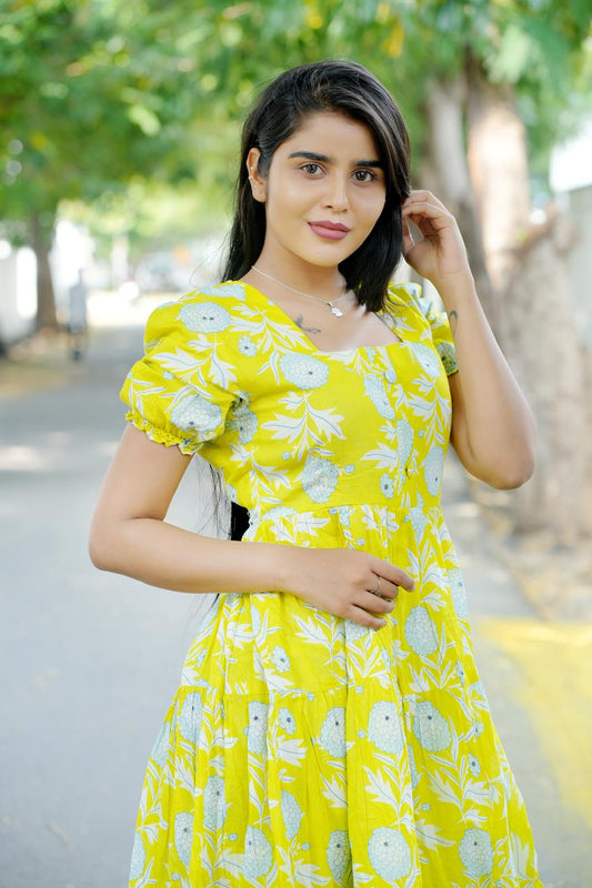 Lemonade Dream: Perfect Vacation Dress for Effortless Style