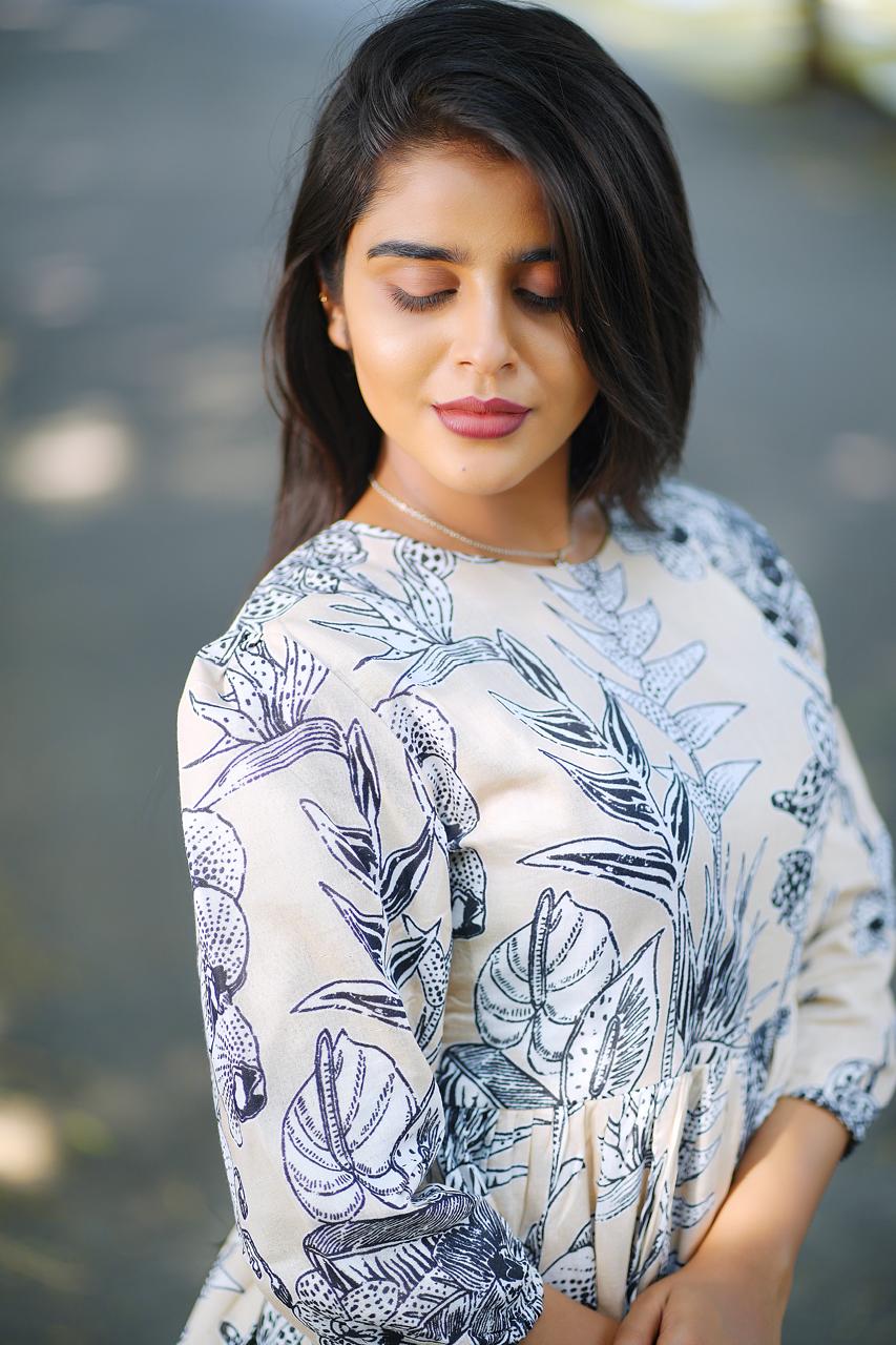 Tropical Beige Classic Dress – Premium Mul Mul Cotton for Comfort & Style